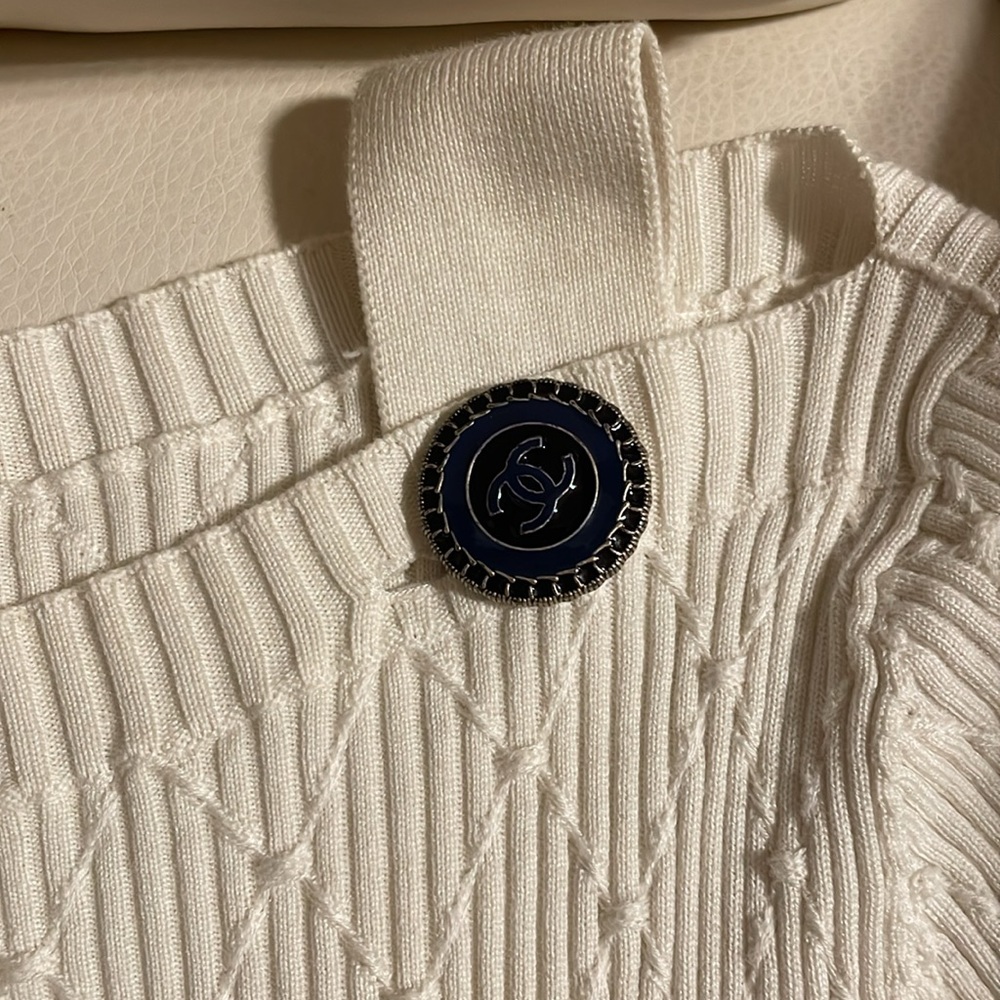 Chanel top - Picture 4 of 5